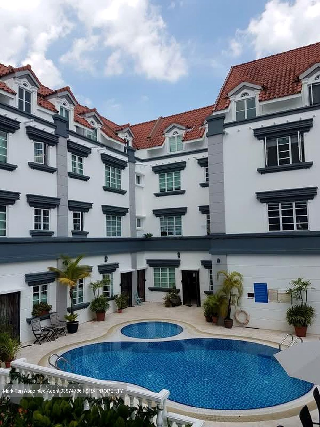 Fernhill Road (D10), Condominium #533055121
